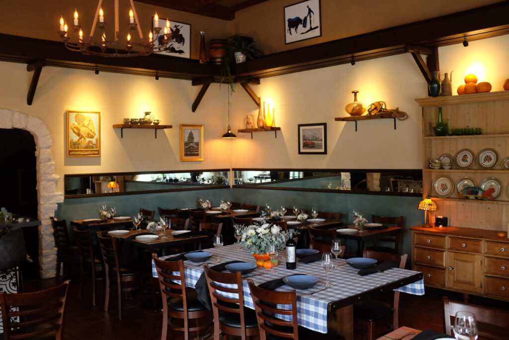 San Francisco homestyle restaurant on a small budget designed by Carolyn Robbins interiors